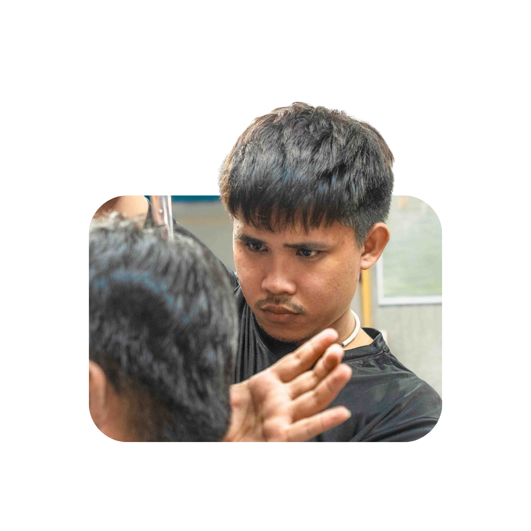 Joshua (Senior Barber/Stylist)