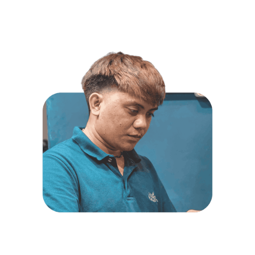 Roldan (Barber/Stylist)