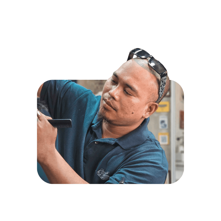 Kyric (Senior Barber/Stylist)